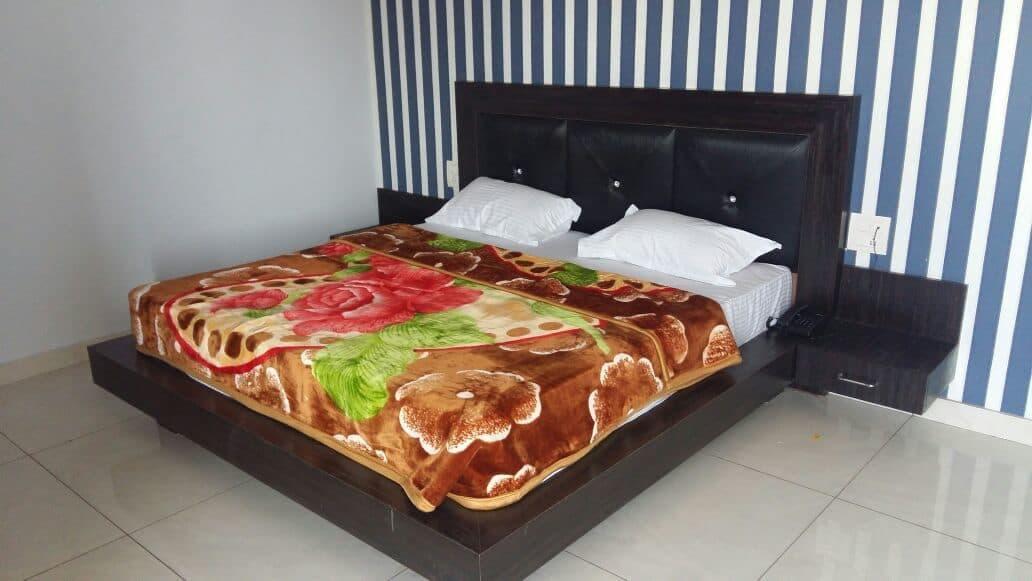 Anandpur  Oyo 30415 Hotel White City מראה חיצוני תמונה