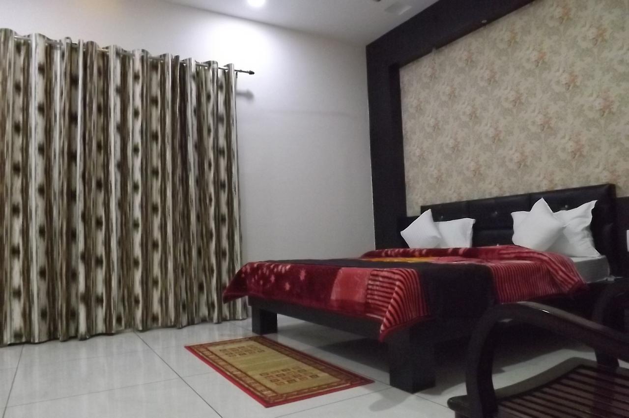 Anandpur  Oyo 30415 Hotel White City מראה חיצוני תמונה
