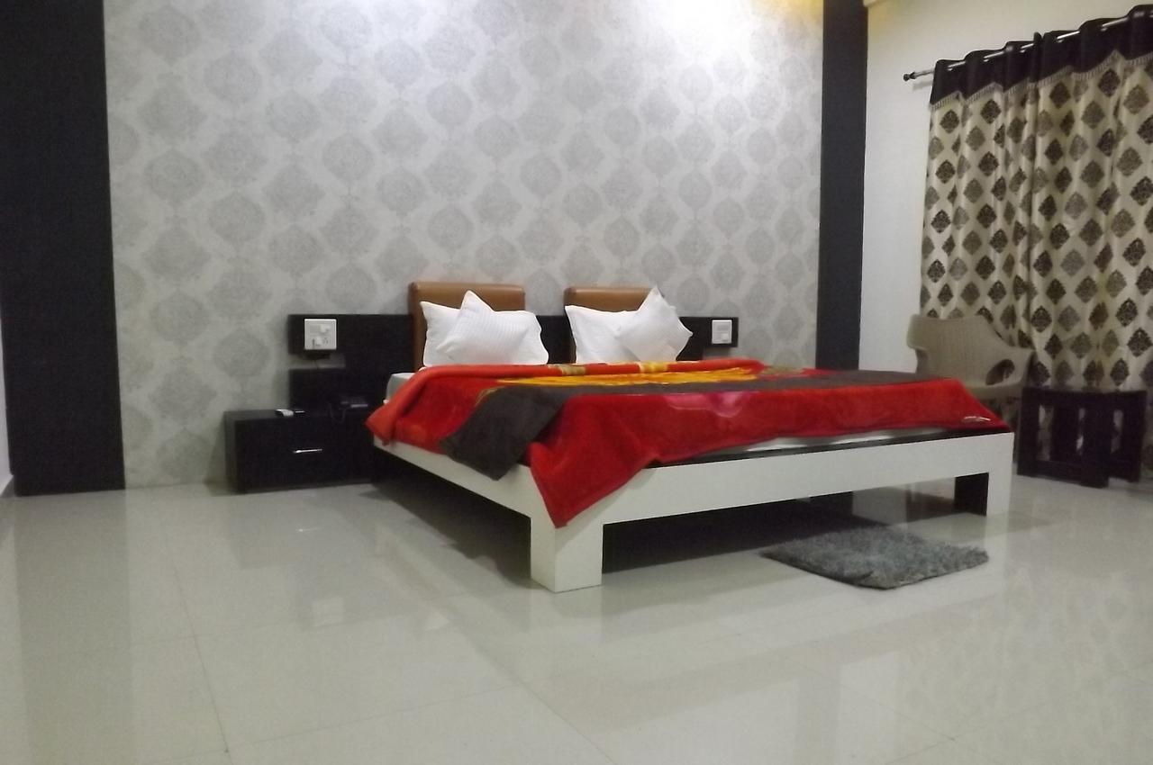Anandpur  Oyo 30415 Hotel White City מראה חיצוני תמונה