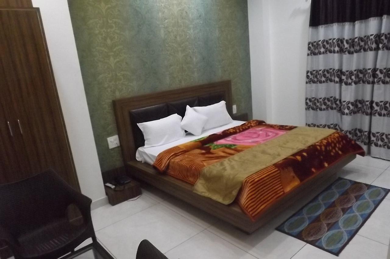Anandpur  Oyo 30415 Hotel White City מראה חיצוני תמונה