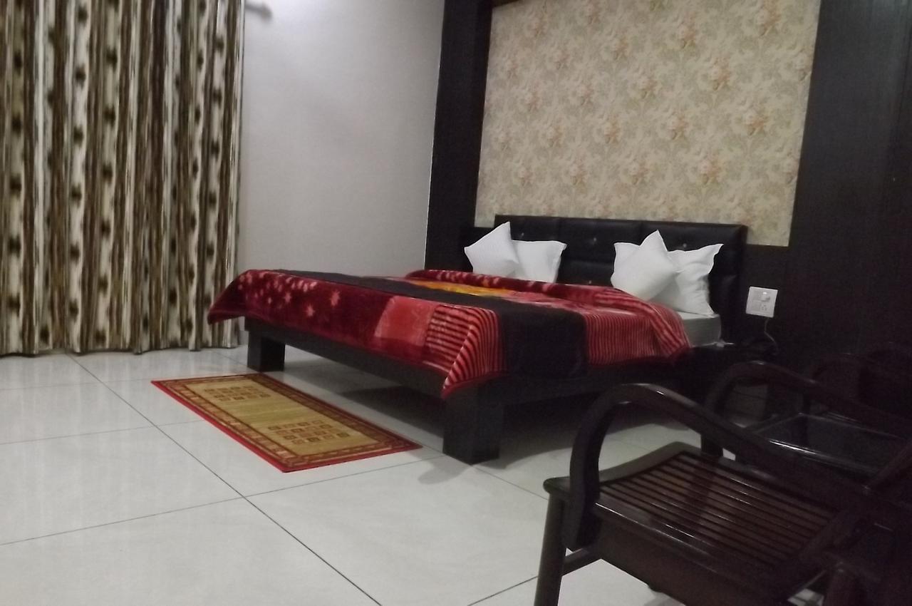 Anandpur  Oyo 30415 Hotel White City מראה חיצוני תמונה